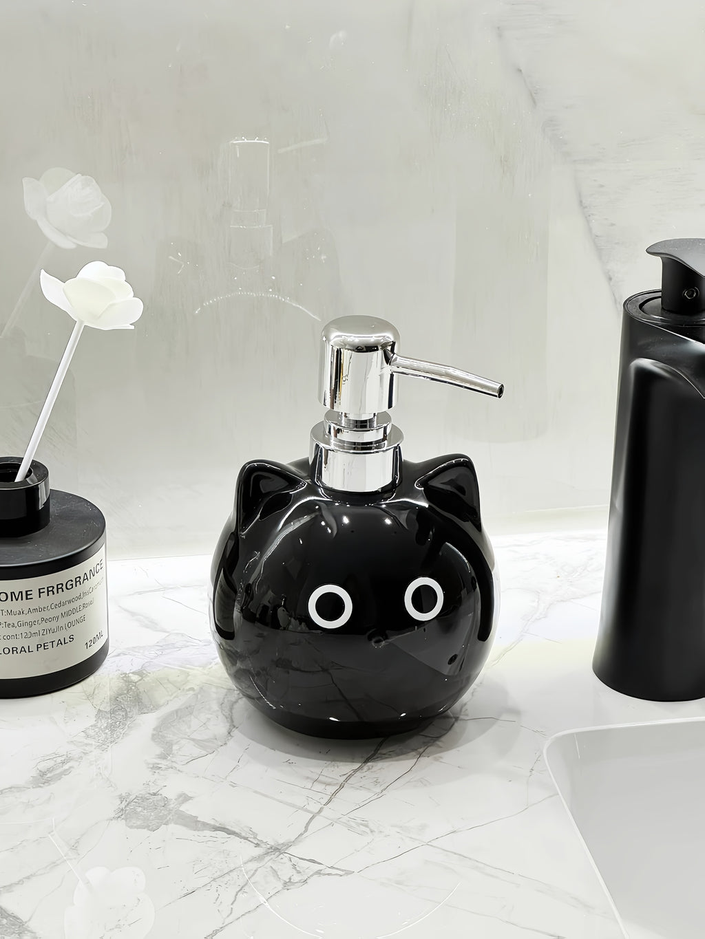 Canine Crafts Midnight Cat™ Dispenser