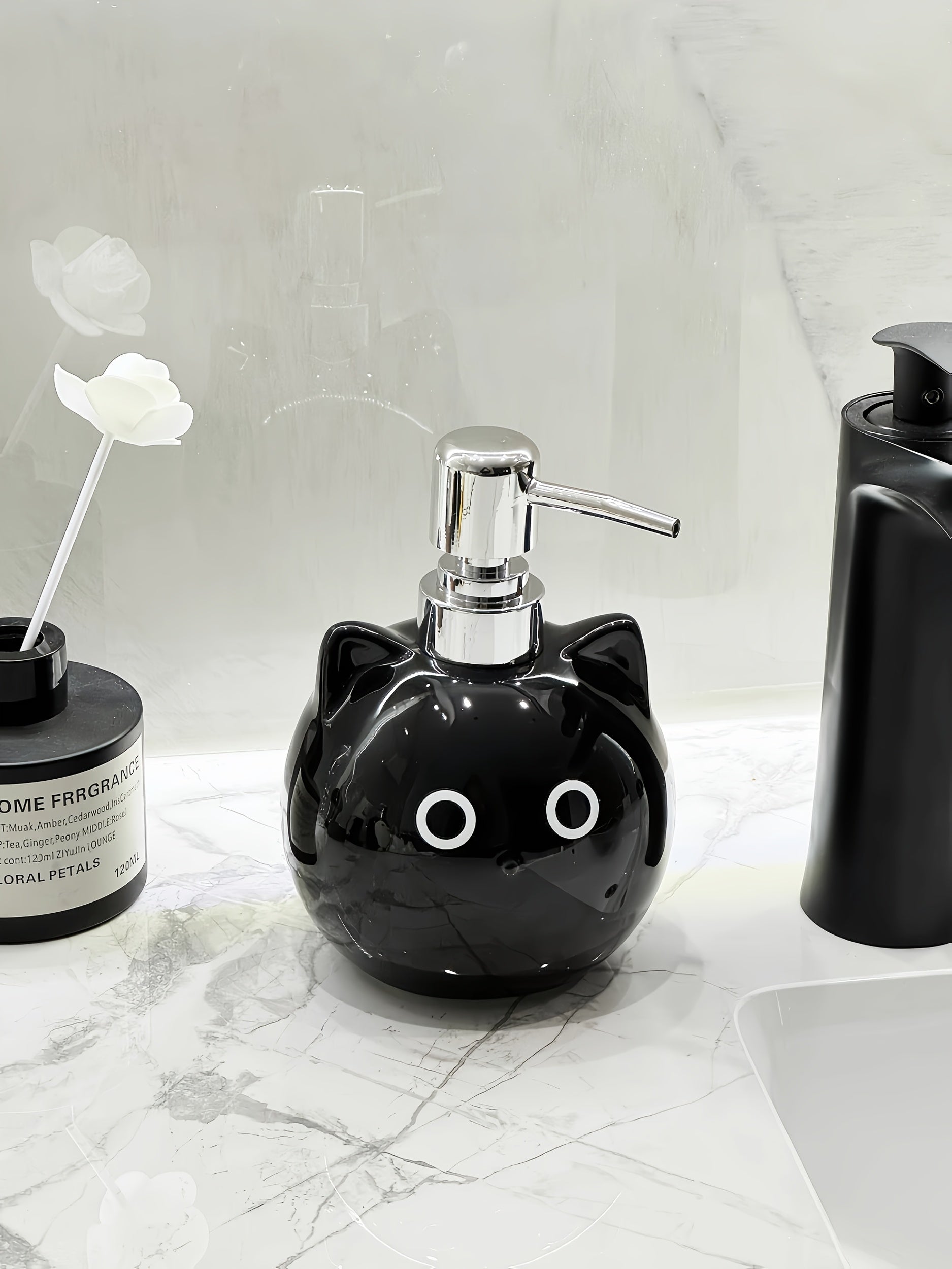 Canine Crafts Midnight Cat™ Dispenser
