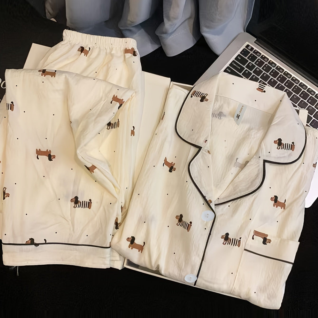 Cozy Teckel Pajama Set – Canine Crafts Edition