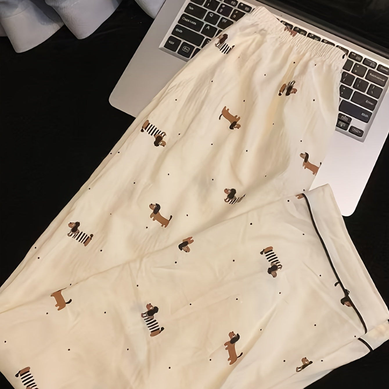 Cozy Teckel Pajama Set – Canine Crafts Edition