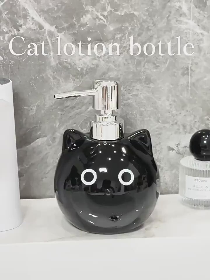 Canine Crafts Midnight Cat™ Dispenser